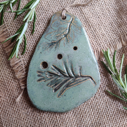 Handmade ceramic herb stripper in Ivy featuring a delicate herb imprint design. Perfect gift for food lovers, passionate cooks or something unique to add to your kitchen accessories.