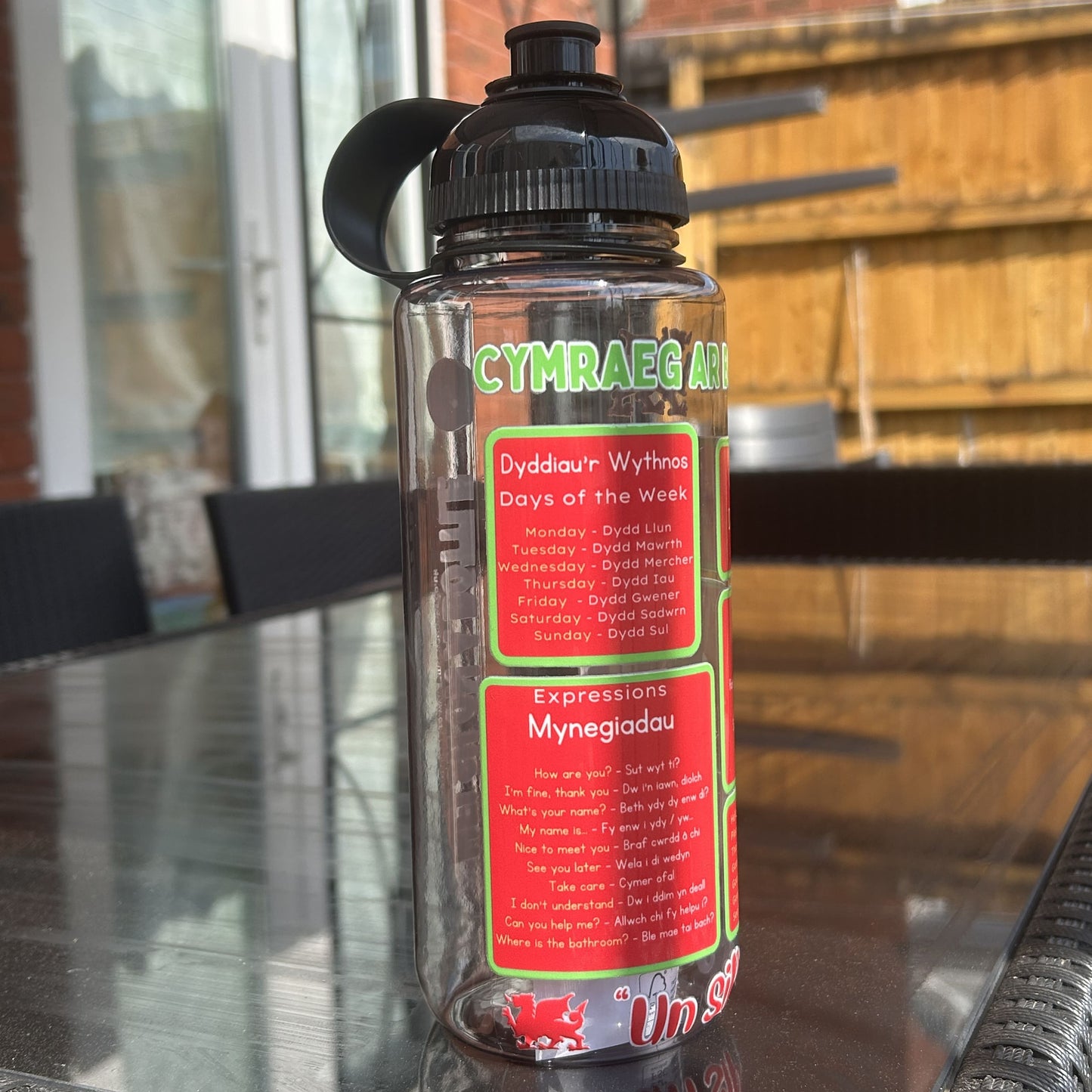 Fun educational Welsh language water bottle. Perfect gift for Welsh learners and teachers