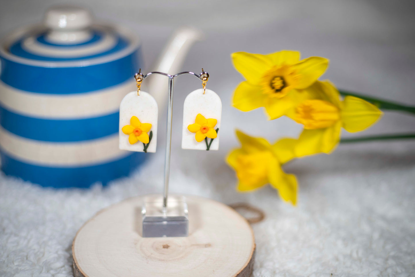 Daffodil Arch earrings