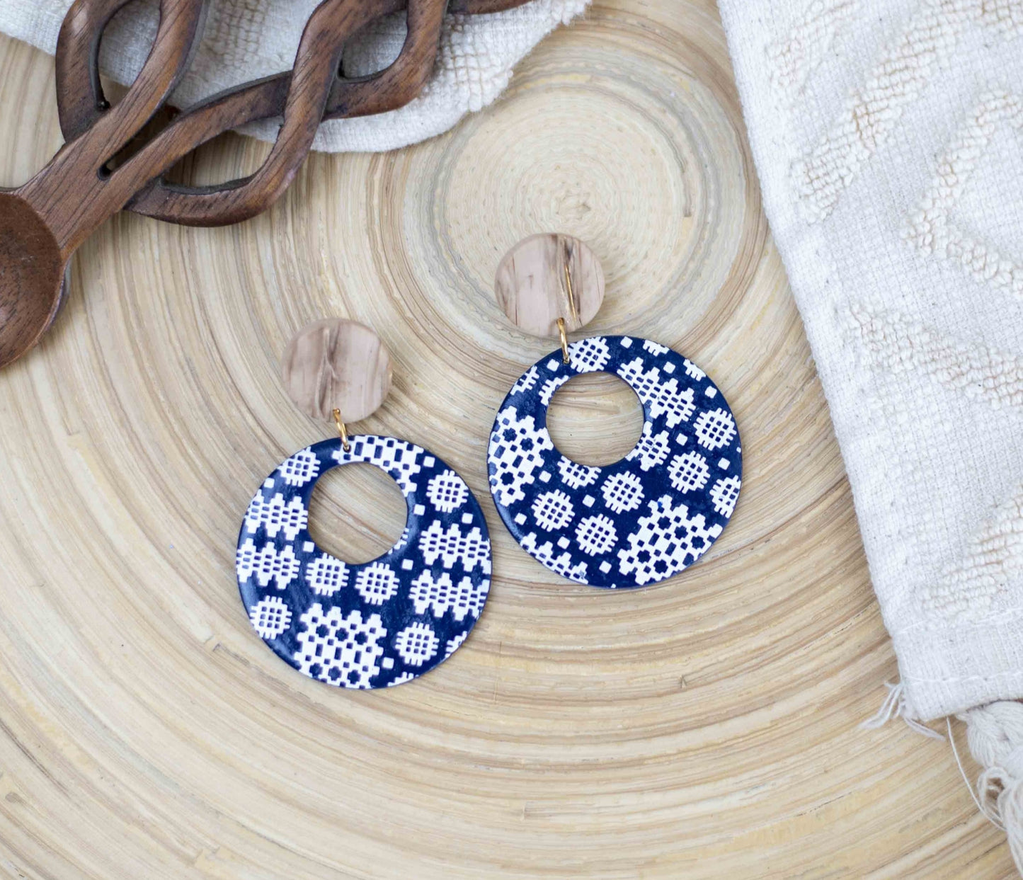 Circle Carthen earrings