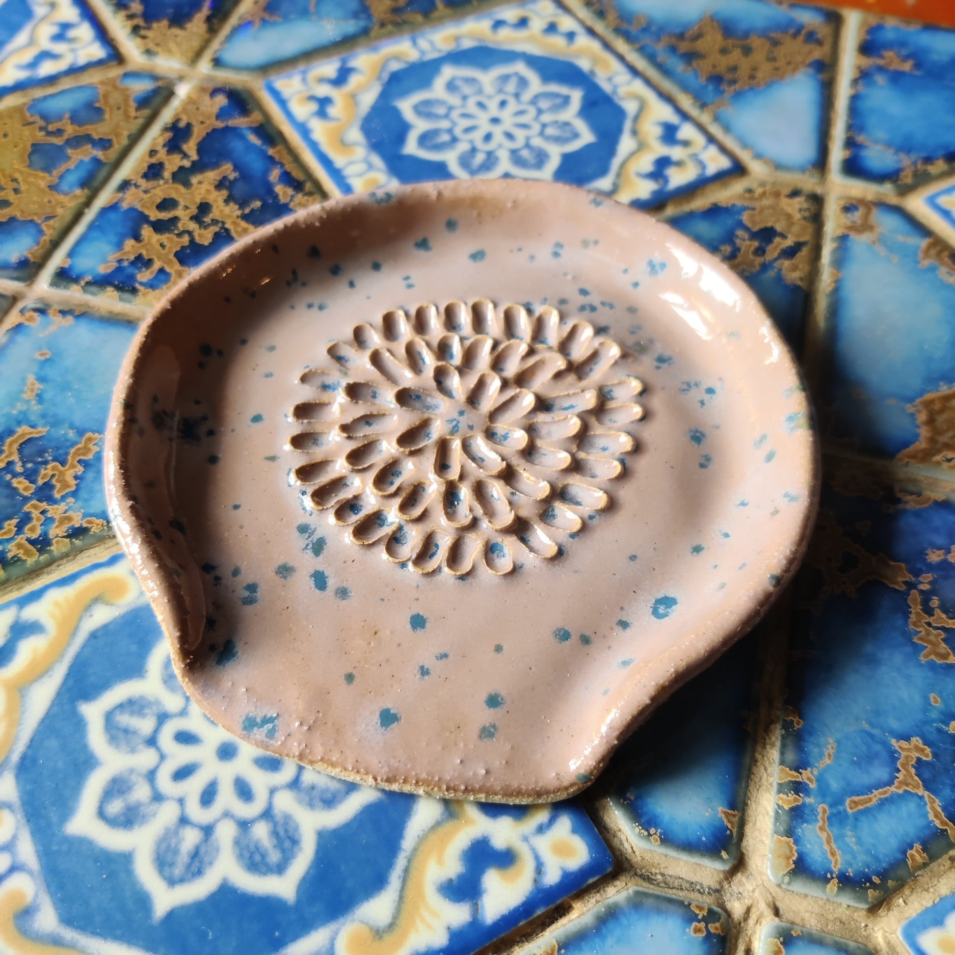 purple spec ceramic garlic grater