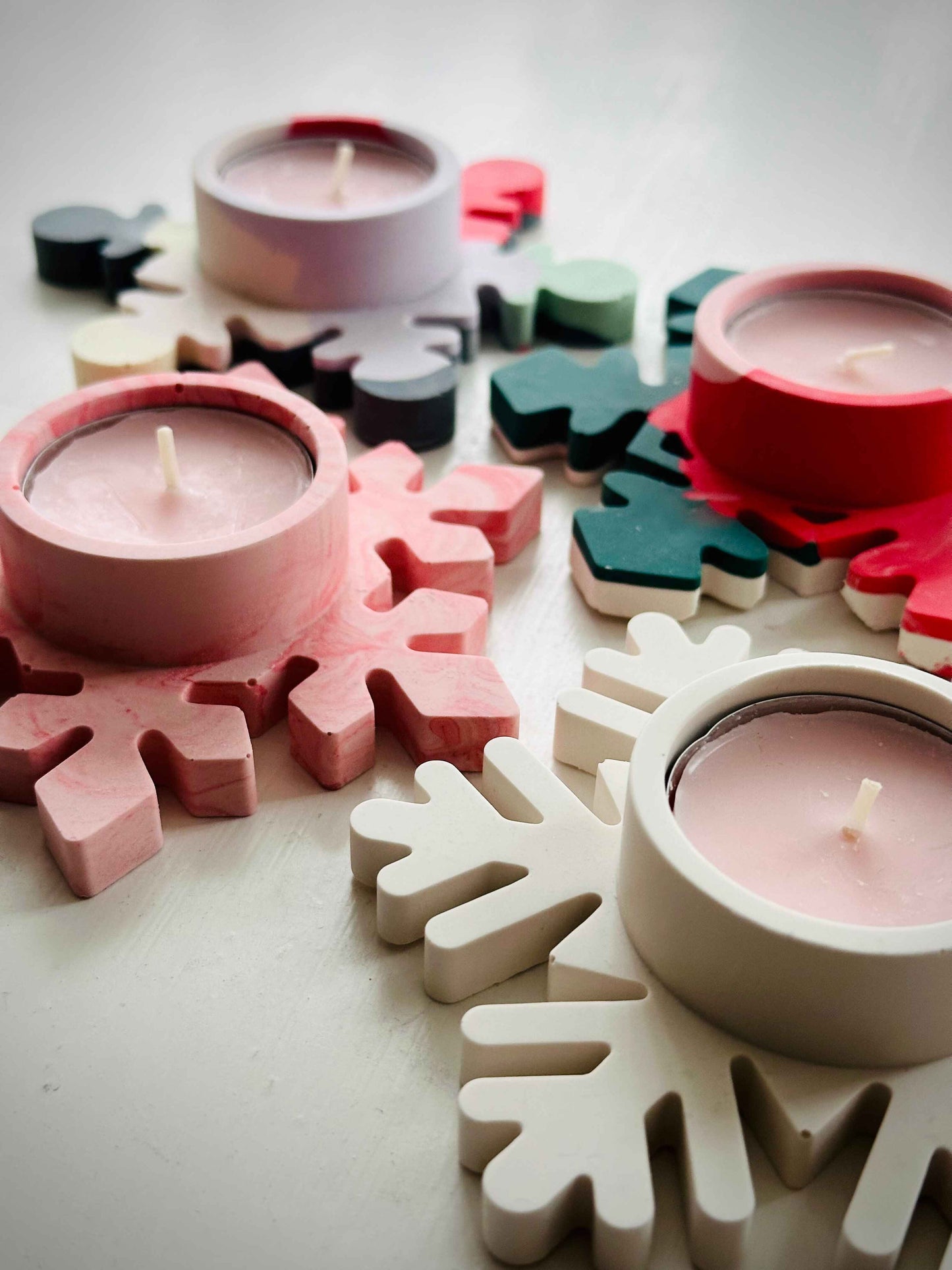 Snowflake tea light holder