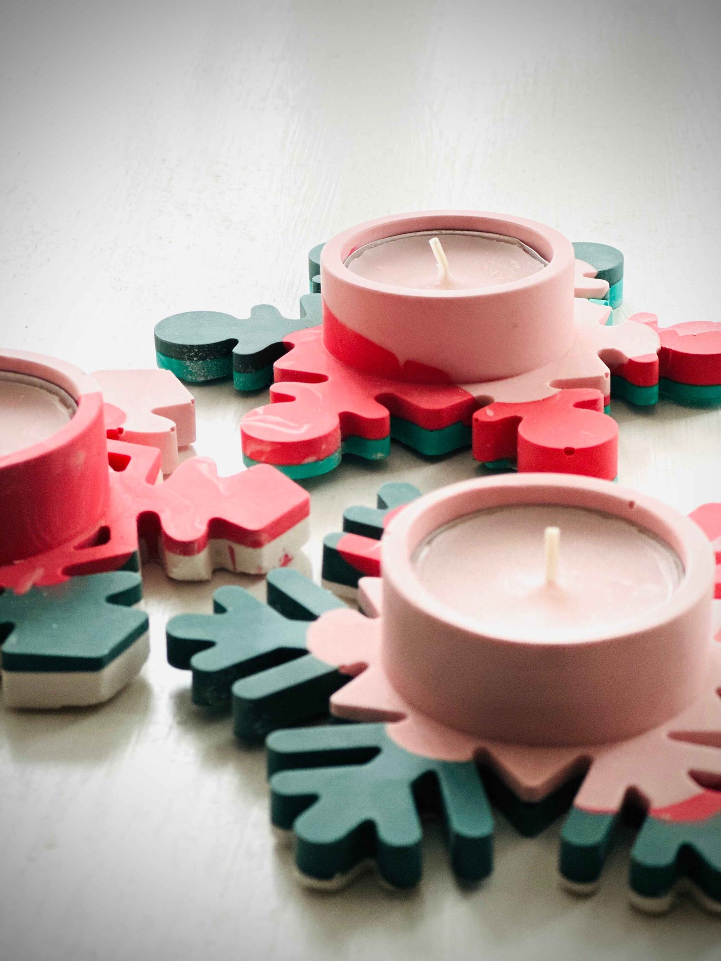 Snowflake tea light holder