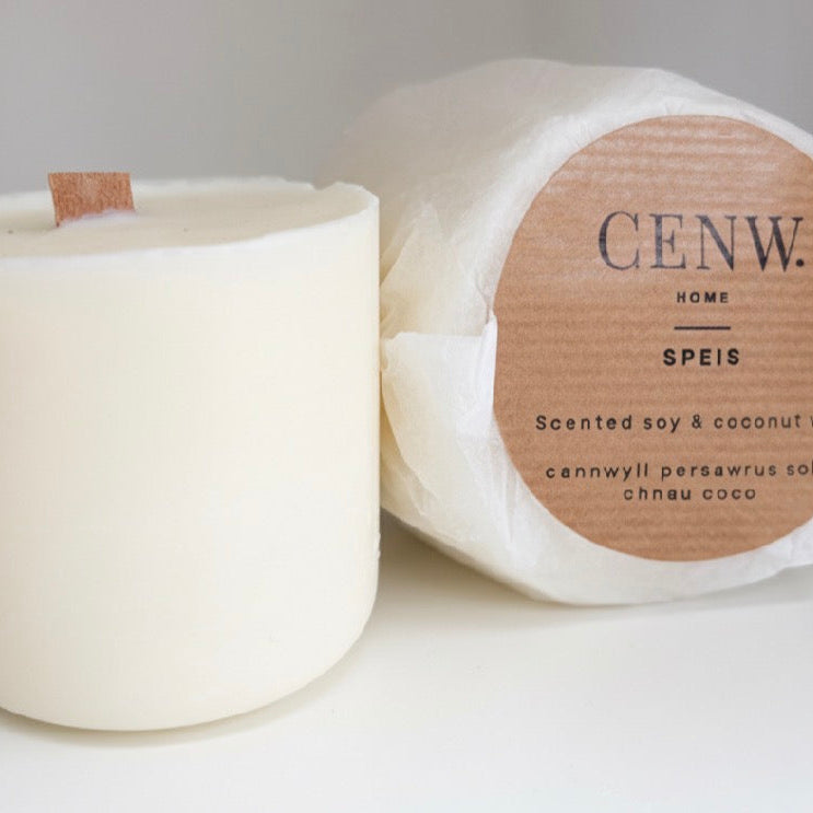 Sustainable candle with reusable jar and wooden wick