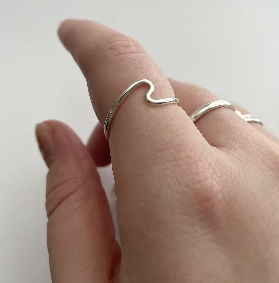 Coastal-inspired eco silver ring perfect for gifting and supporting Welsh makers